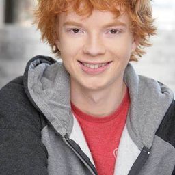 C.J. Hoff 飾演 Giles Whitney