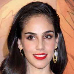 桑德拉·埃切維里亞 - 毒梟回憶錄演員 飾演Eliana