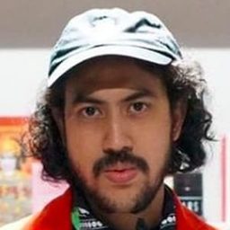 藍迪·尼吉 飾演 Sucipto