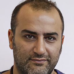 Misagh Zare 飾演 Hadis's Brother