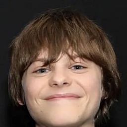 Nicholas Crovetti 飾演 Lucas