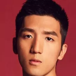 翁原騰 飾演 Ho Qin Hua