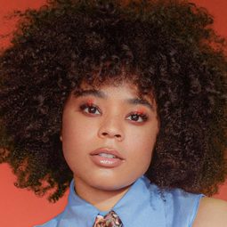 Taylor Parks 飾演 Rosaline