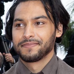 Ayoub Messioui 飾演 Youssef