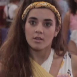 Dianne Copeland - 亡命女殺手演員 飾演Captive Girl