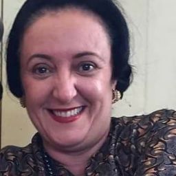 麗塔·艾賽曼尼 - 中央車站演員 飾演Jessé's Wife