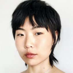 May Hong 飾演 Mira (voice)