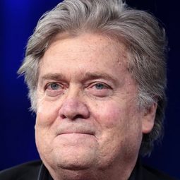 Stephen K. Bannon 飾演 Self (archive Footage)
