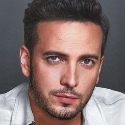 奧古桑·寇奇 飾演 Onur