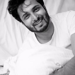 Abhinav Raj 飾演 Major Srinath