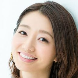 真鍋かをり 飾演 Mio Minato