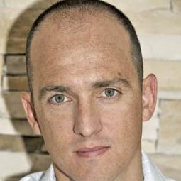 哈維爾·巴拉斯 - 布紐爾的異想迷宮演員 飾演Young Luis (voice)