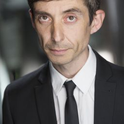 Frank Bourke - 小飛象演員 飾演Puck