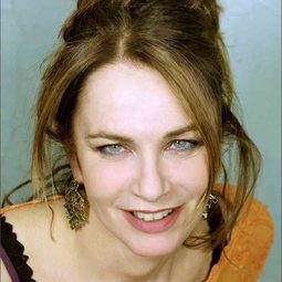 Simona Mariani 飾演 Mamma Sagonà