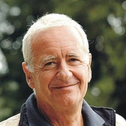 Peter Bongartz - Utta Danella - Eine Liebe im September演員 飾演Dr. Robert Gerlach