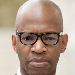 Daniel Danielson 飾演 Clerk