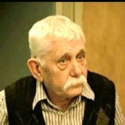 Arthur Nightingale 飾演 Arthur