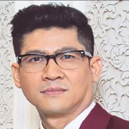 Zarul Husin 飾演 SAC Datuk Taufik