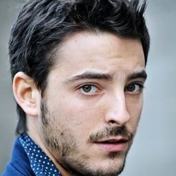 Ascanio Balbo 飾演 Rudi