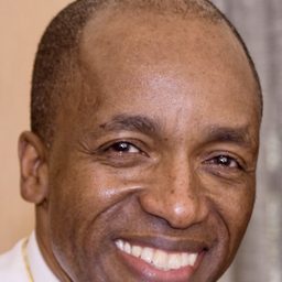 Hilly Hicks 飾演 Robbie Robertson