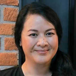 希塔·納桑蒂 - 無邊之霧演員 飾演Dr. Mei