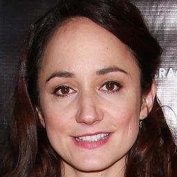 Lydia Leonard 飾演 Marta Andrich