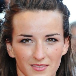 Salomé Stévenin - Madame Solario演員 飾演Missy Vlamink