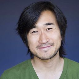 Josiah D. Lee 飾演 Josiah