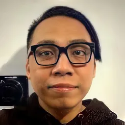 鄭詩君 - 飛砂風中轉演員 飾演Wing