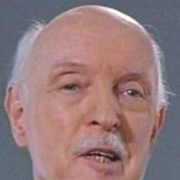 Manfred Steffen 飾演 Gustav (voice)