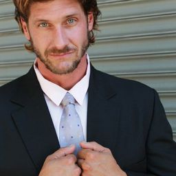 Michael Foster 飾演 Goliath