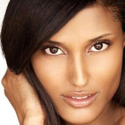 Jeanene Fox 飾演 Jenny