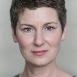 裘絲·沃克 飾演 Auntie Violet