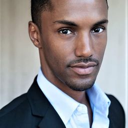 Darryl Stephens 飾演 Andrew