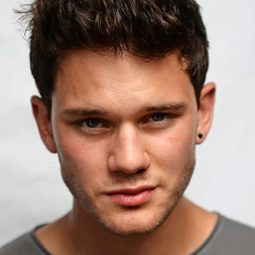 謝洛美艾雲 - 舊墨西哥一夜演員 飾演Gally