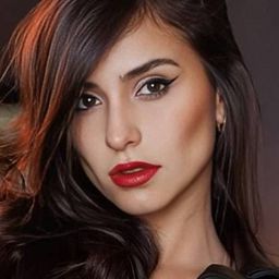 Nicole Cicerchia 飾演 Patricia Vega