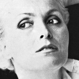 Patrizia Mayer 飾演 