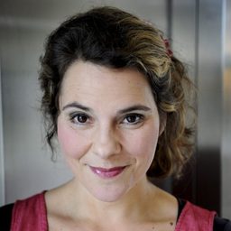 凡娜·羅森堡 飾演 Lena