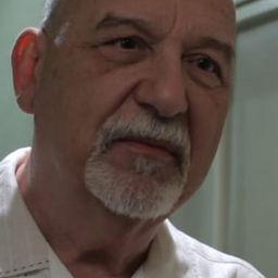 Anthony Cannata 飾演 Landlord