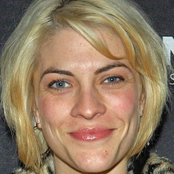 Georgia Lyman 飾演 The Assassin