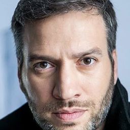 Christiano Cochrane 飾演 Otávio Galvão