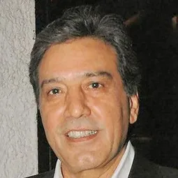賈韋德·謝克 飾演 Rajesh Kapoor