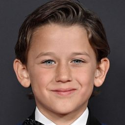 Mateo Zoryon Francis-DeFord 飾演 Younger Sammy Fabelman