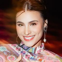 Angie Williams - 屍父演員 飾演