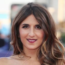 Géraldine Nakache 飾演 Tessa