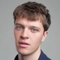 Jasper Talbot 飾演 Harry Parks
