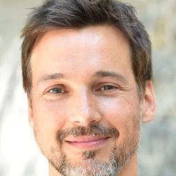 佛洛里昂·大衛·費茲 飾演 Mirco