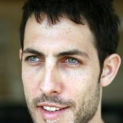 Yuval Rozman - The Other Son演員 飾演Military doctor