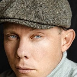 Vladimir Afanasyev 飾演 Vasiliy