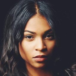 Aeriél Miranda - 泰勒·派利出品 黑瘋婆的 家庭葬禮演員 飾演Gia